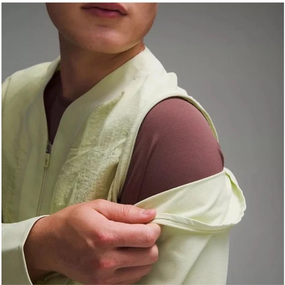 Lululemon Water-Repellent Hiking Convertible Bomber Jacket in Dewy - Picture 2 of 6